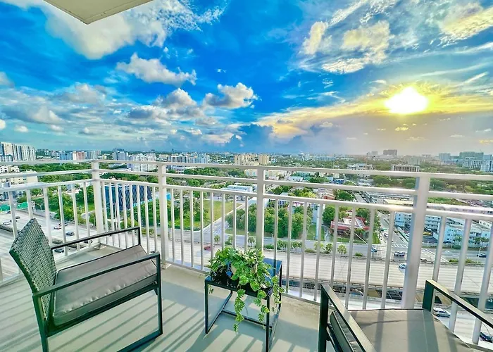 Free Parking Pool 391Mbps Gym Balcony City Views