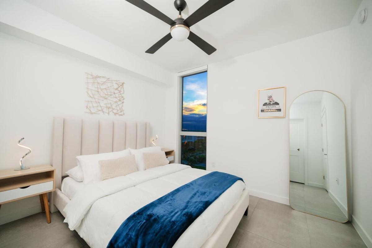 Free Parking Pool 391mbps Gym Balcony Views Apartment *