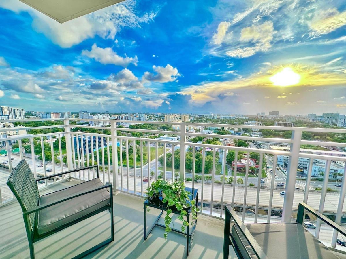 Free Parking Pool 391mbps Gym Balcony Views * Miami